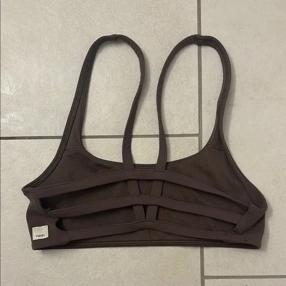 Vuori sports bra - Picture 1 of 2